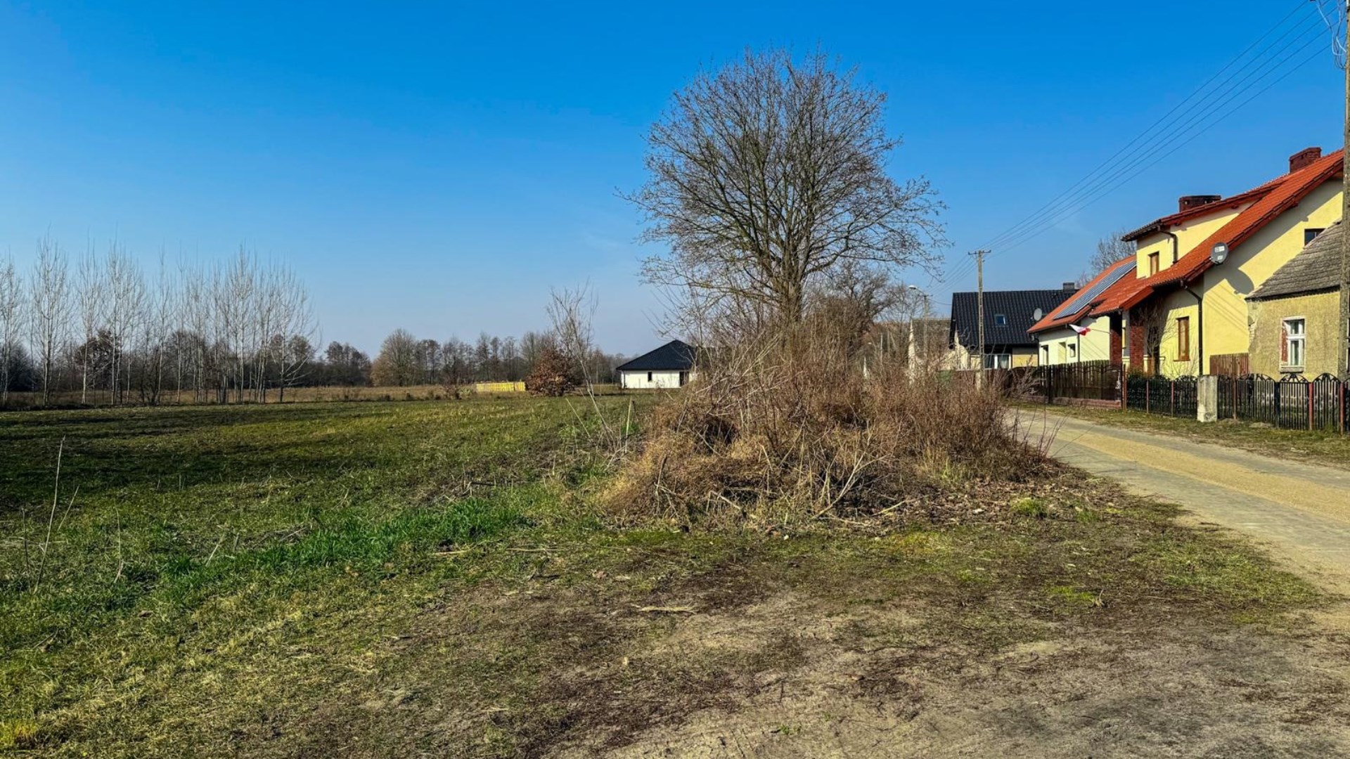 Działka na sprzedaż