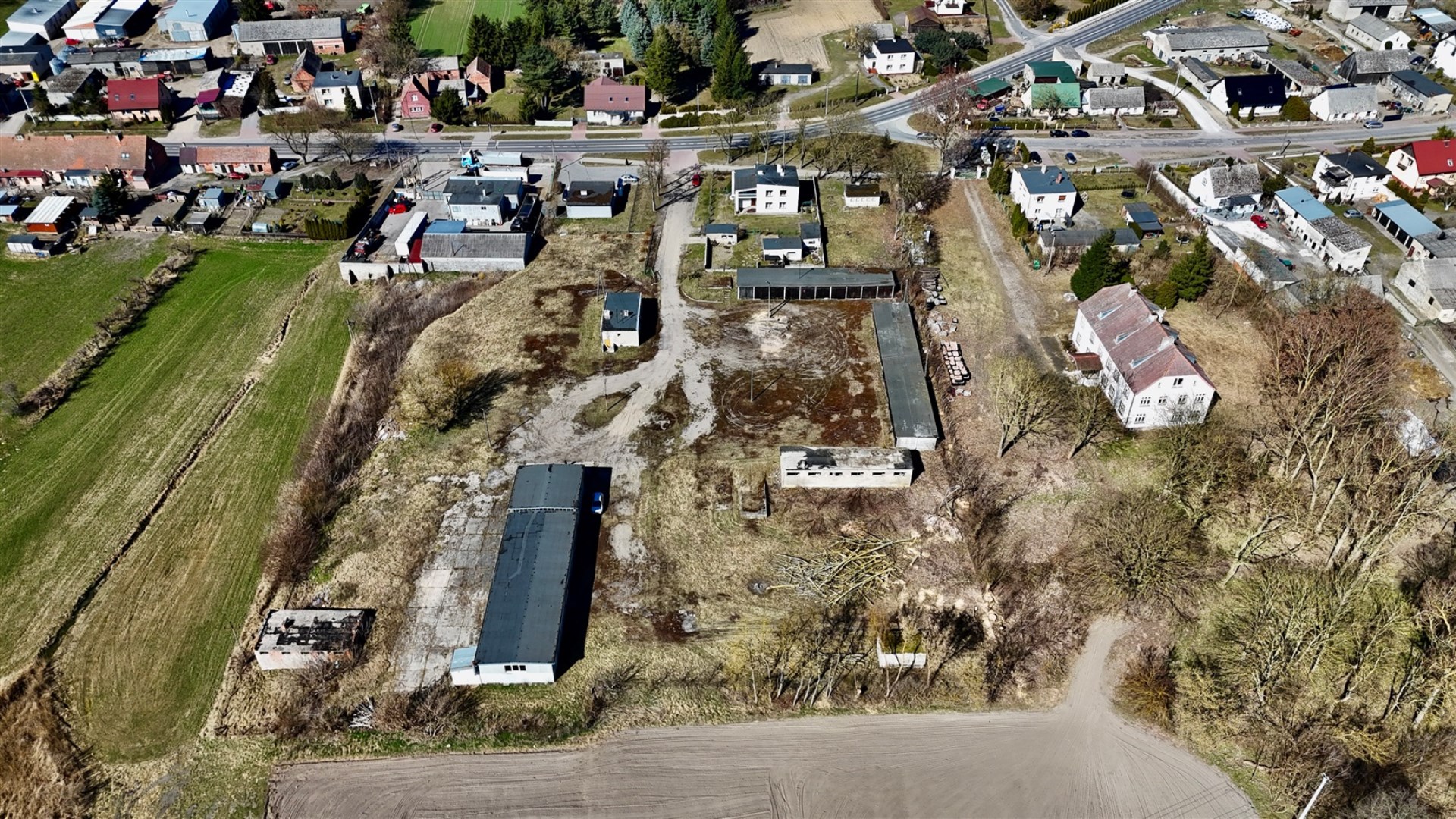 Działka na sprzedaż